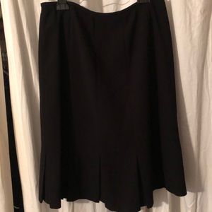 Black crepe kasper skirt